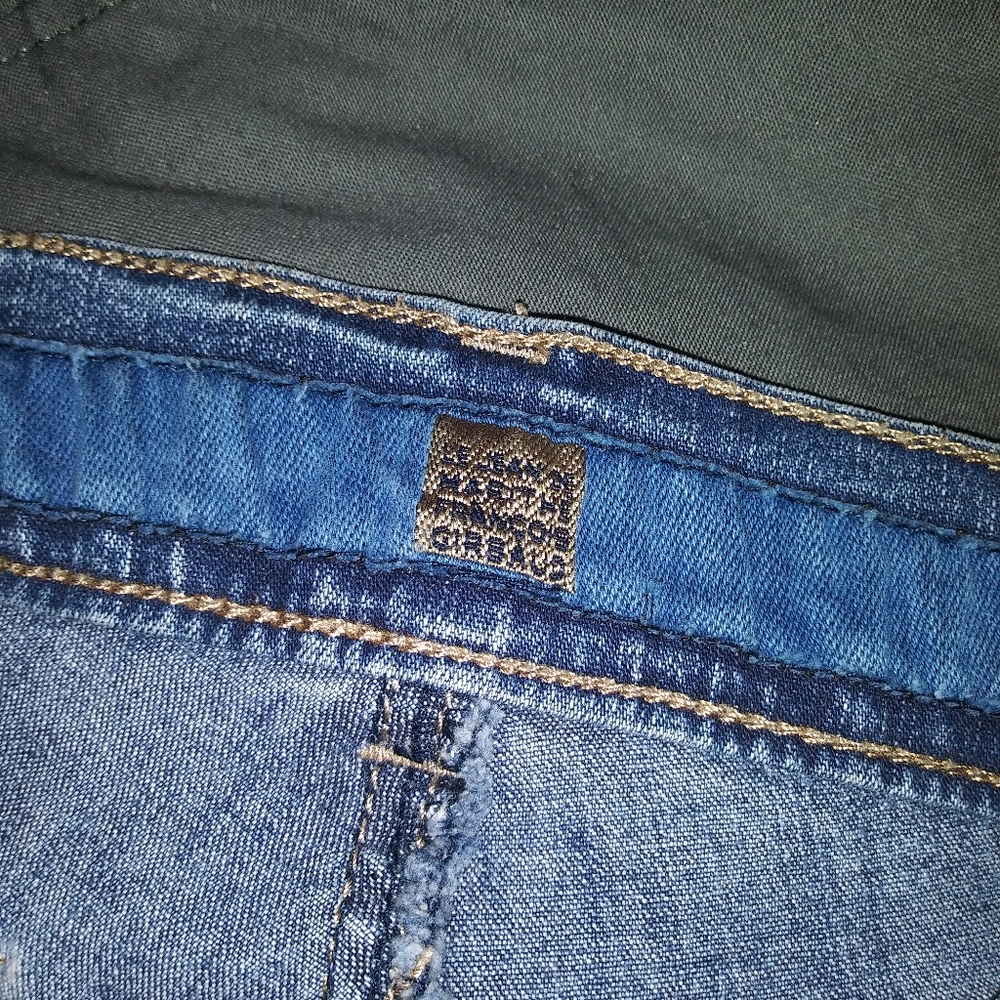 Shorts - Picture 3 of 4